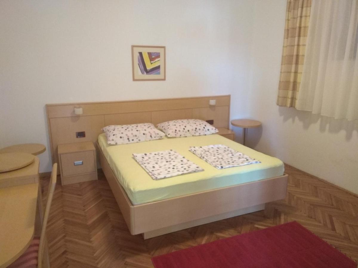Apartmani Andela I Mladen Debelic Раб Екстер'єр фото