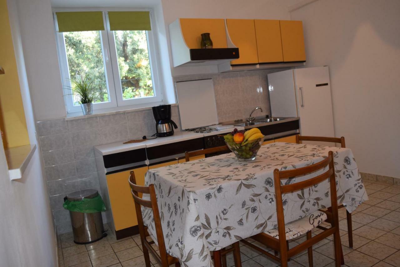 Apartmani Andela I Mladen Debelic Раб Екстер'єр фото