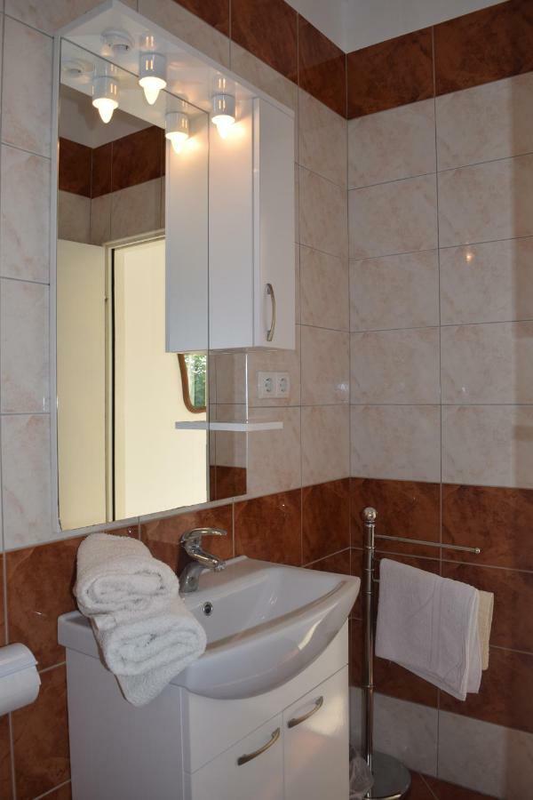 Apartmani Andela I Mladen Debelic Раб Екстер'єр фото