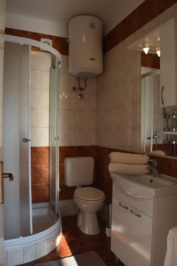 Apartmani Andela I Mladen Debelic Раб Екстер'єр фото