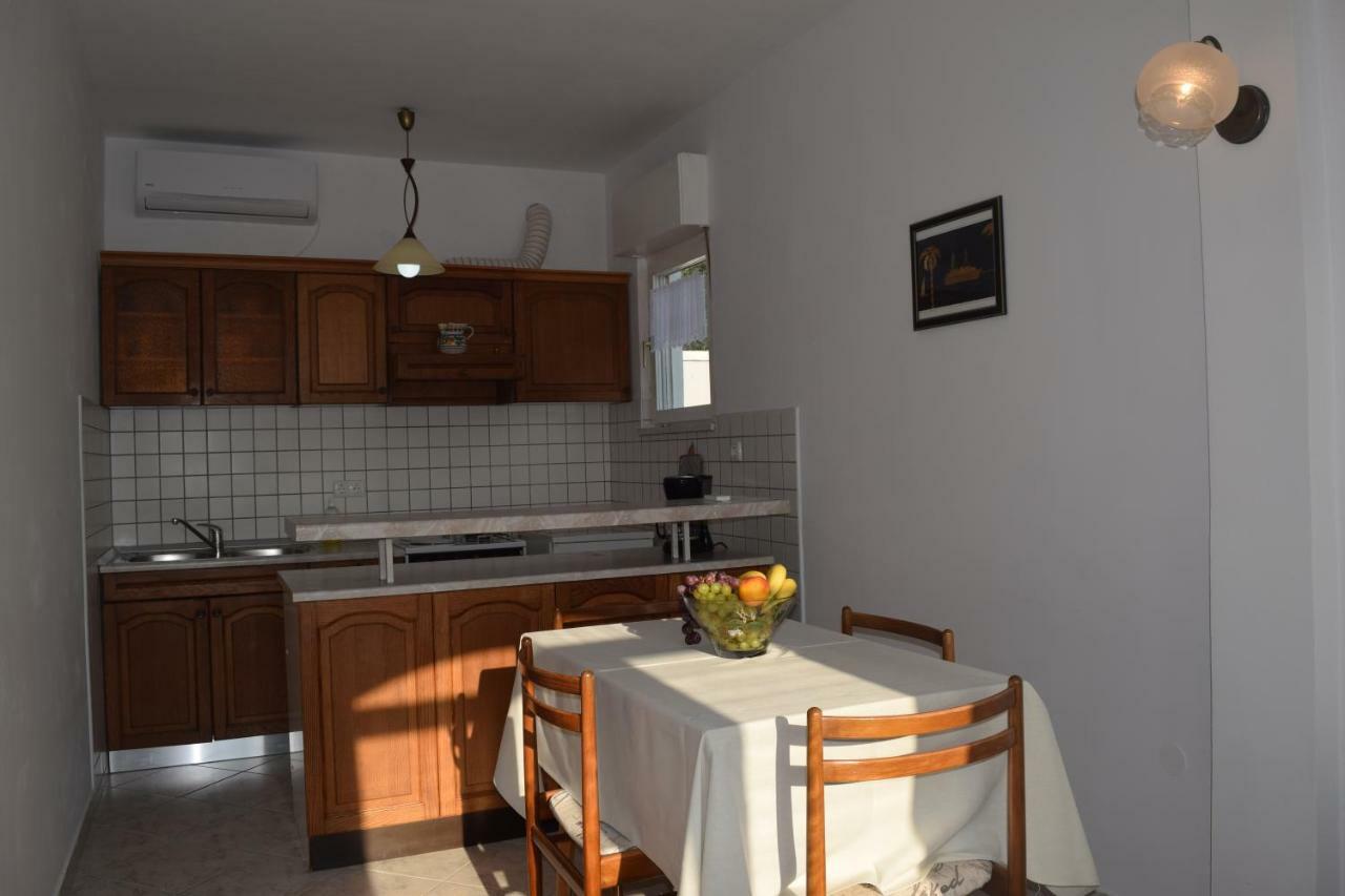 Apartmani Andela I Mladen Debelic Раб Екстер'єр фото